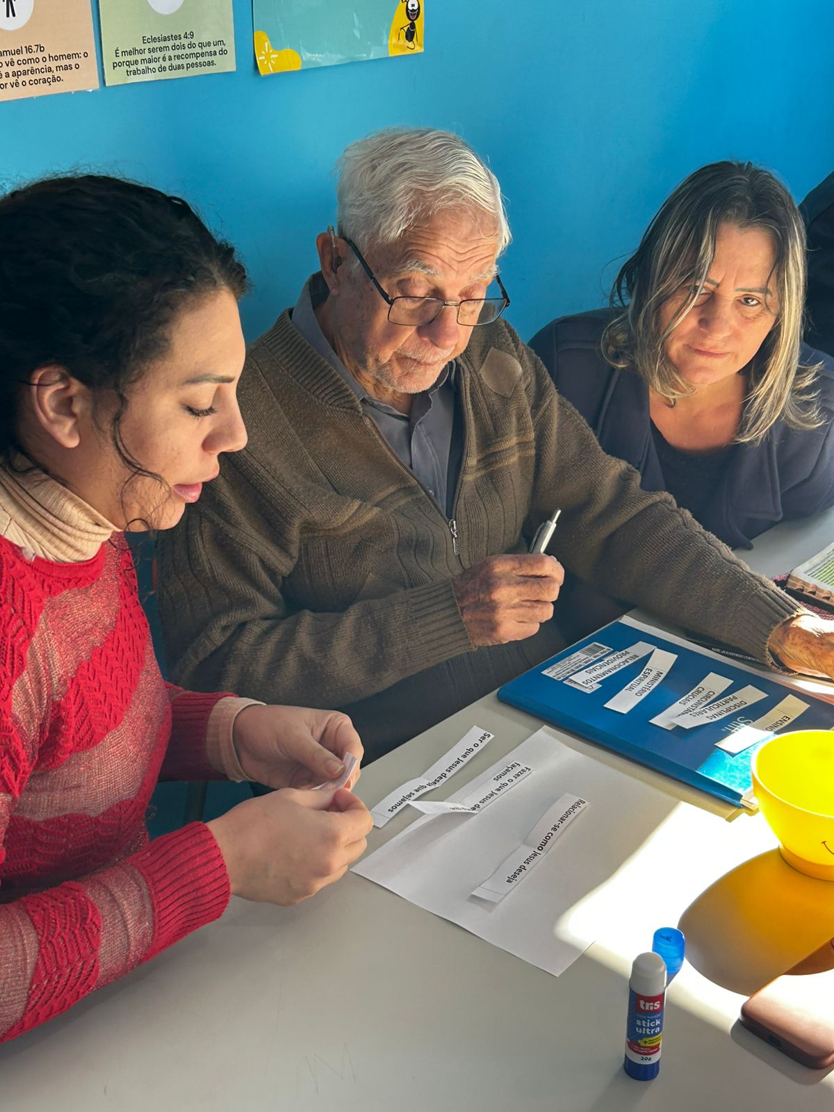 Pequeno grupo de estudo bíblico
